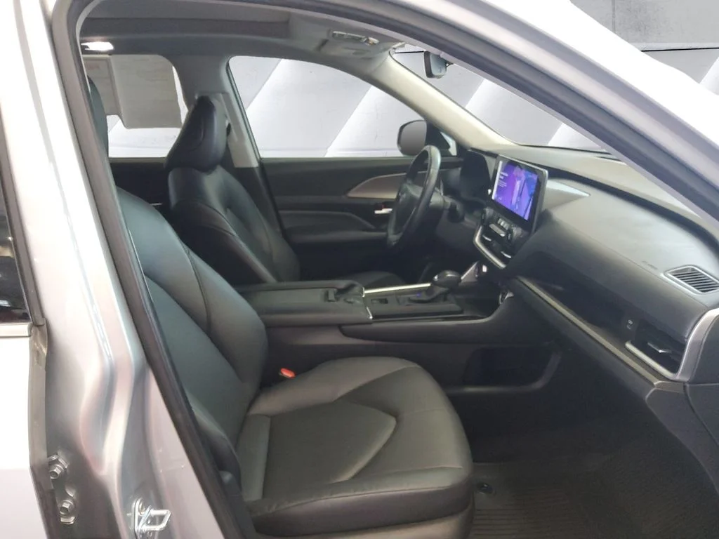 Used 2024 Silver Toyota XLE image 13