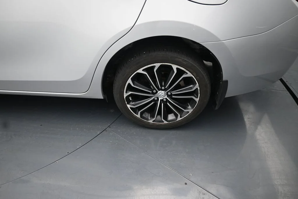 Used 2016  Toyota S Plus image 15