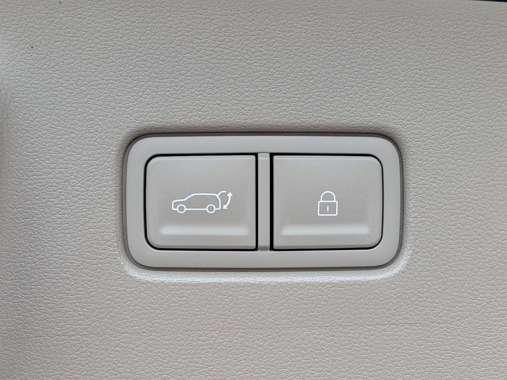 New 2026 Black Hyundai SEL Premium 7P image 30