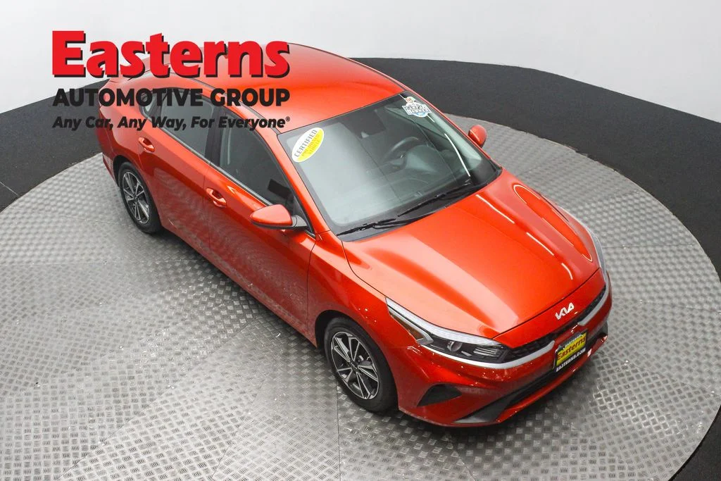 Used 2023 Orange Kia LXS image 3