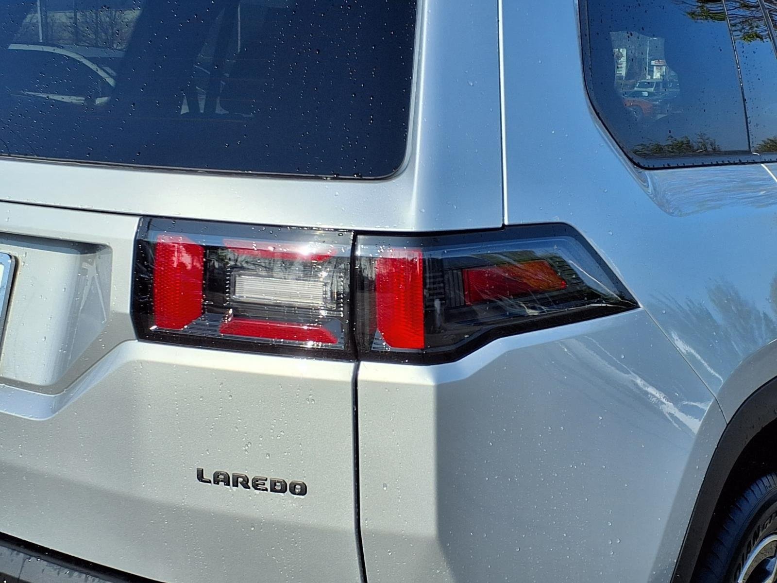 New 2026 Silver Zynith Clearcoat Jeep Laredo image 17
