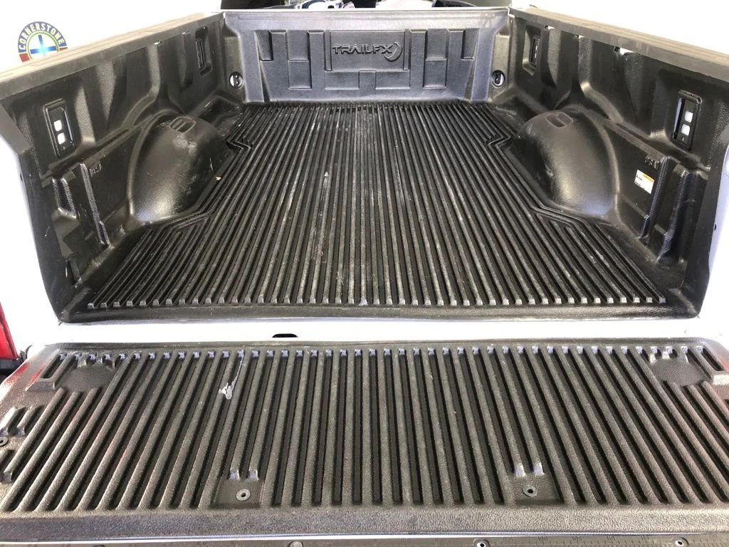 Certified Used 2025 Oxford White Ford XLT image 24
