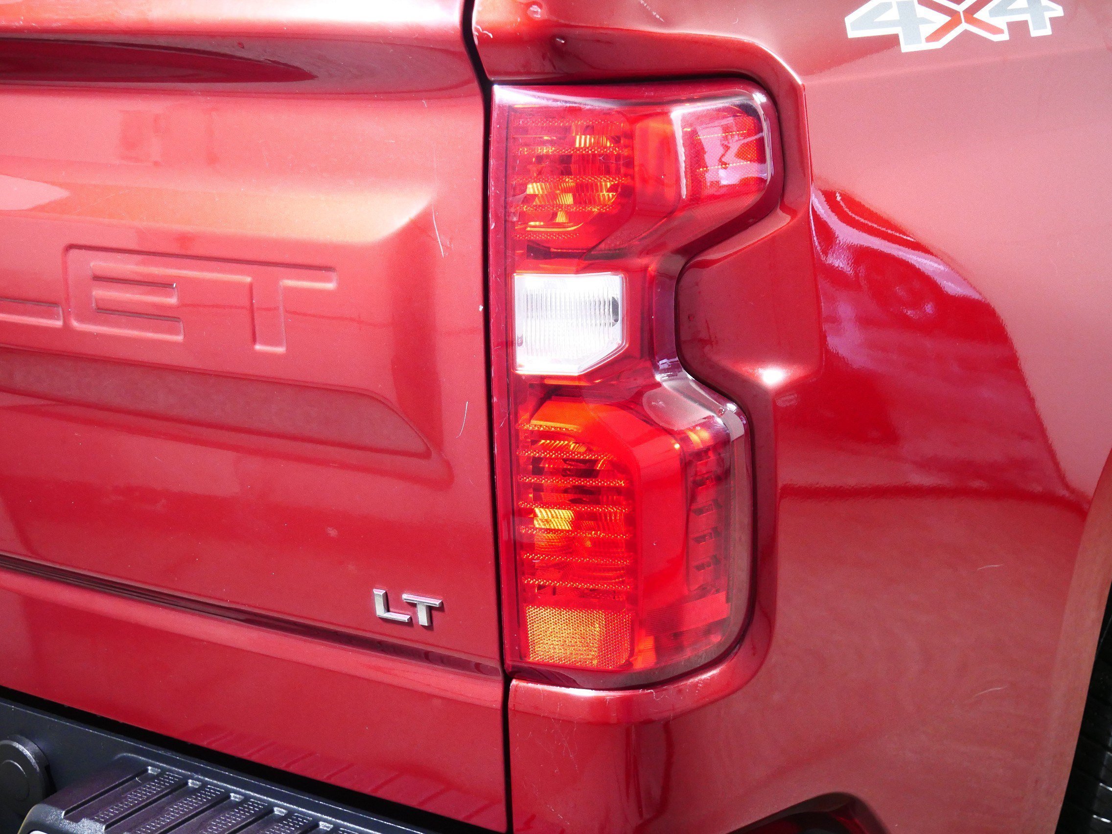 Used 2019 CAJUN RED TINTCOAT Chevrolet LT image 17