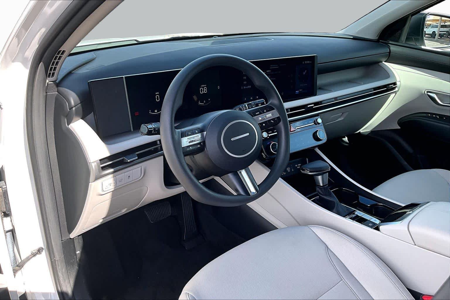 Used 2025 Serenity White Pearl Hyundai SEL image 18