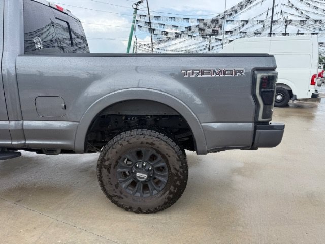 Used 2022 Gray Ford LARIAT image 11