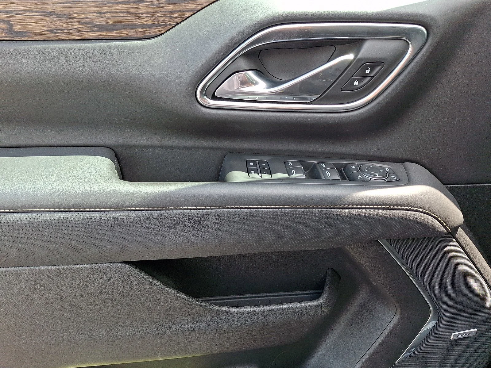 Used 2021 Black Chevrolet Premier image 13