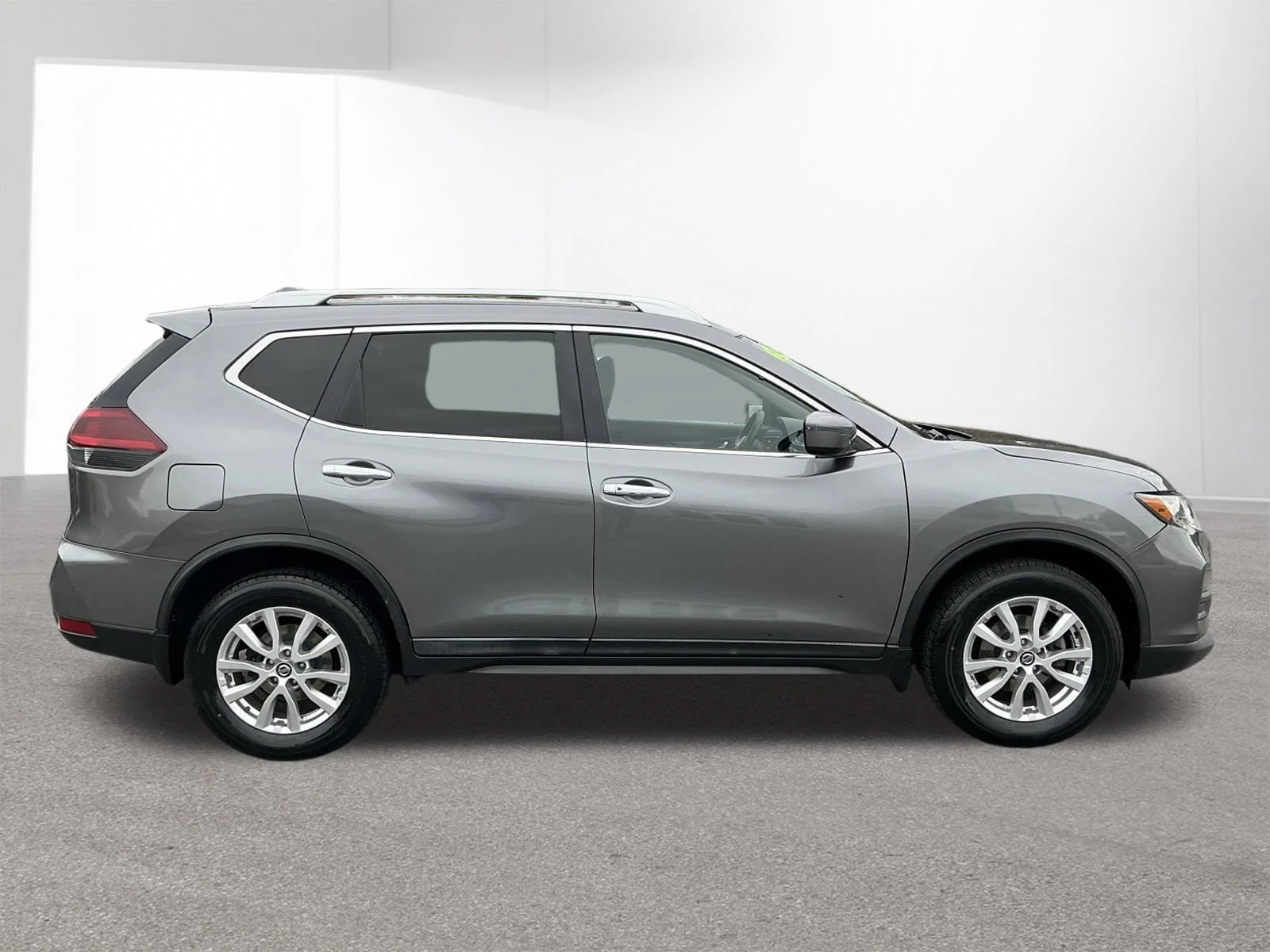 Used 2018 Nissan Rogue SV with VIN KNMAT2MV6JP611107 for sale in Bartonsville, PA