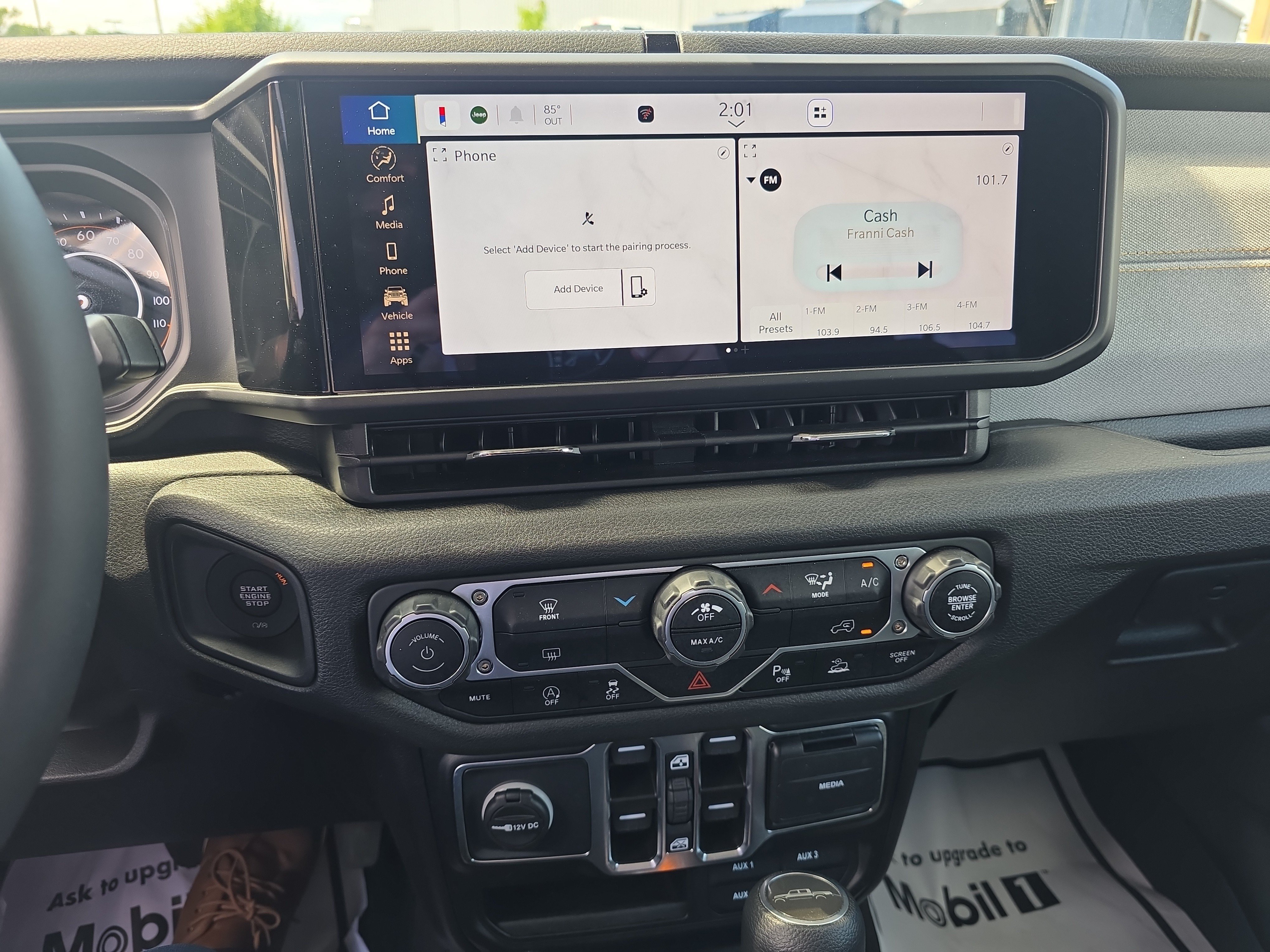 Used 2025 41 Jeep Sport S image 13