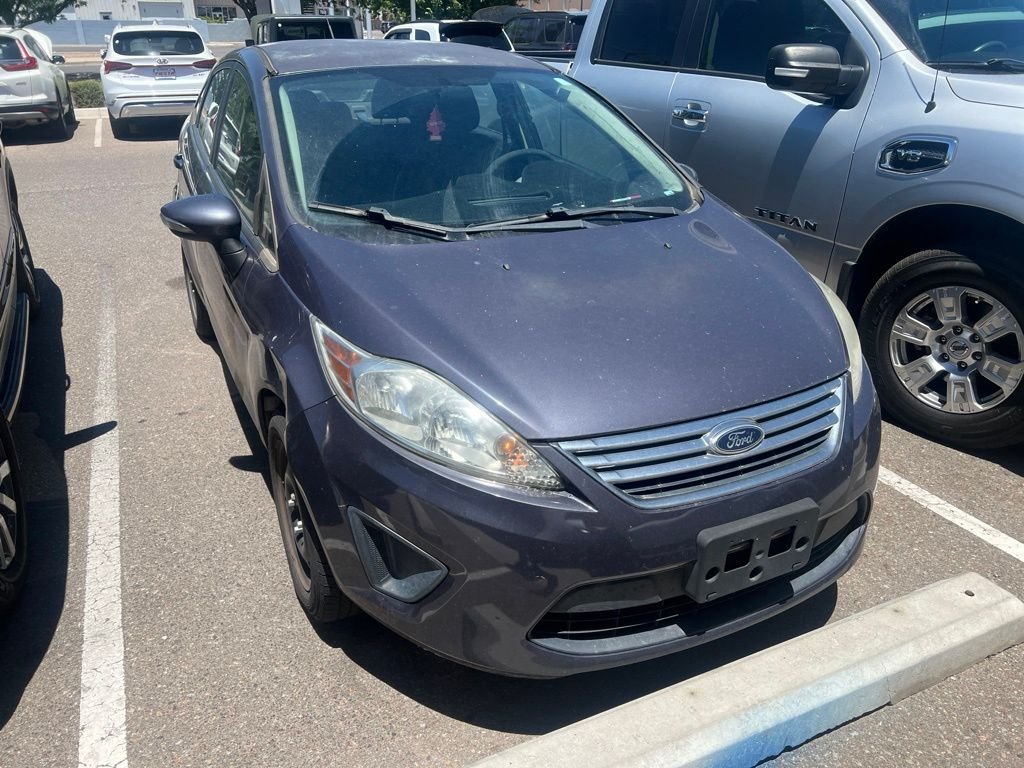 Used 2013 Purple Ford SE image 1