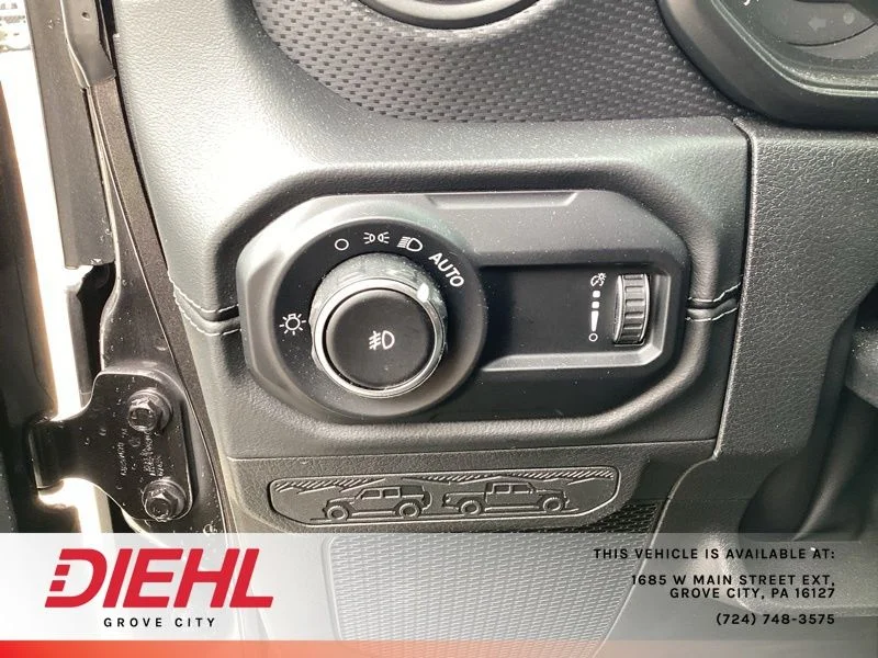 Used 2024 Gray Jeep Rubicon image 19