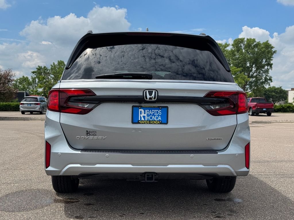 New 2026 Solar Silver Metallic Honda Touring image 4