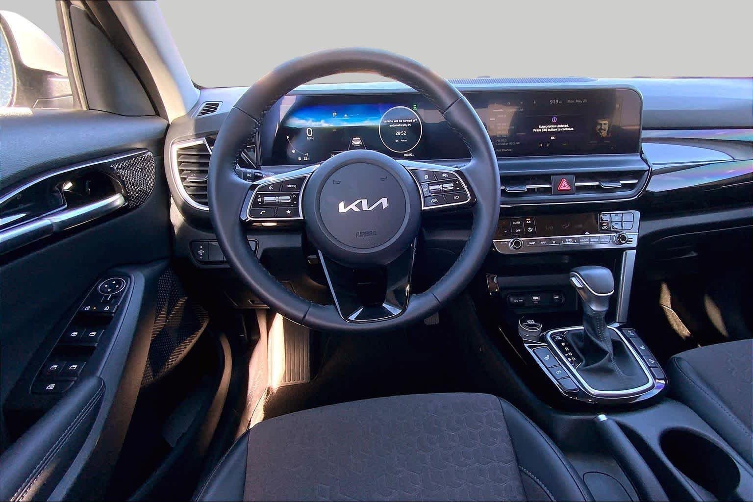 Used 2024 Snow White Pearl Kia X-Line image 6