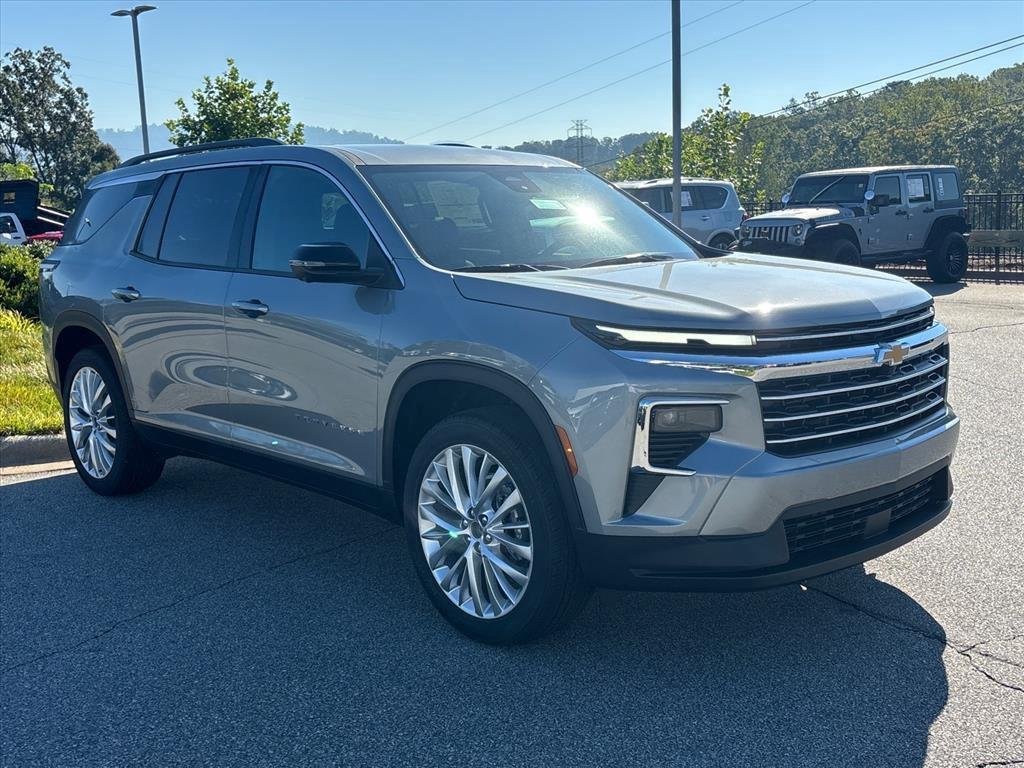 2027 Chevrolet Traverse LT - Photo 7