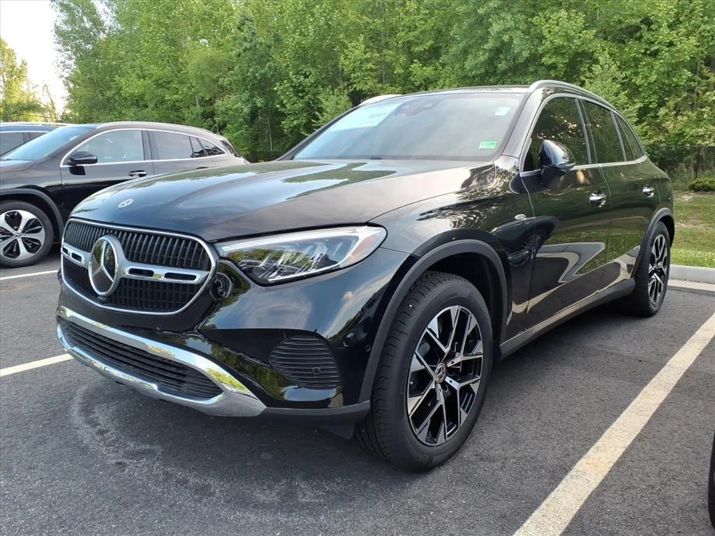 New 2025 Black Mercedes-Benz GLC 350 image 27