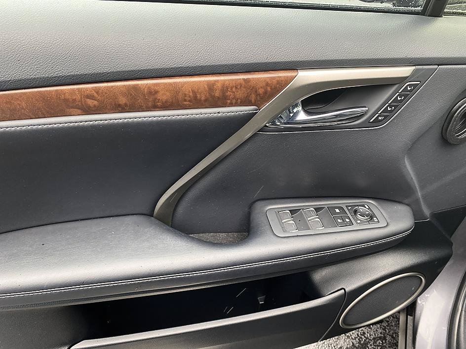 Used 2022 Gray Lexus RX 350L image 9