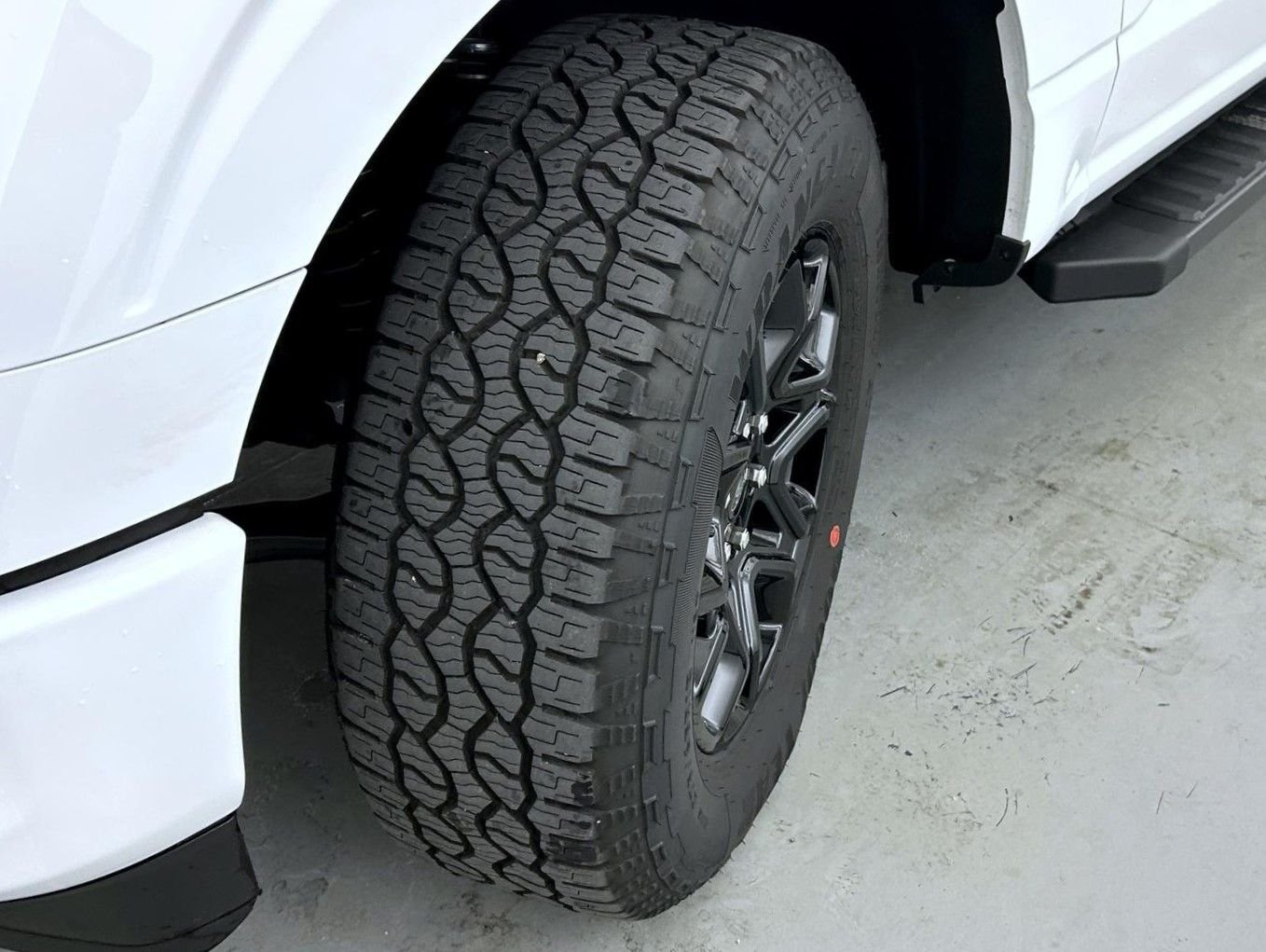 New 2026 Oxford White Ford XLT image 24