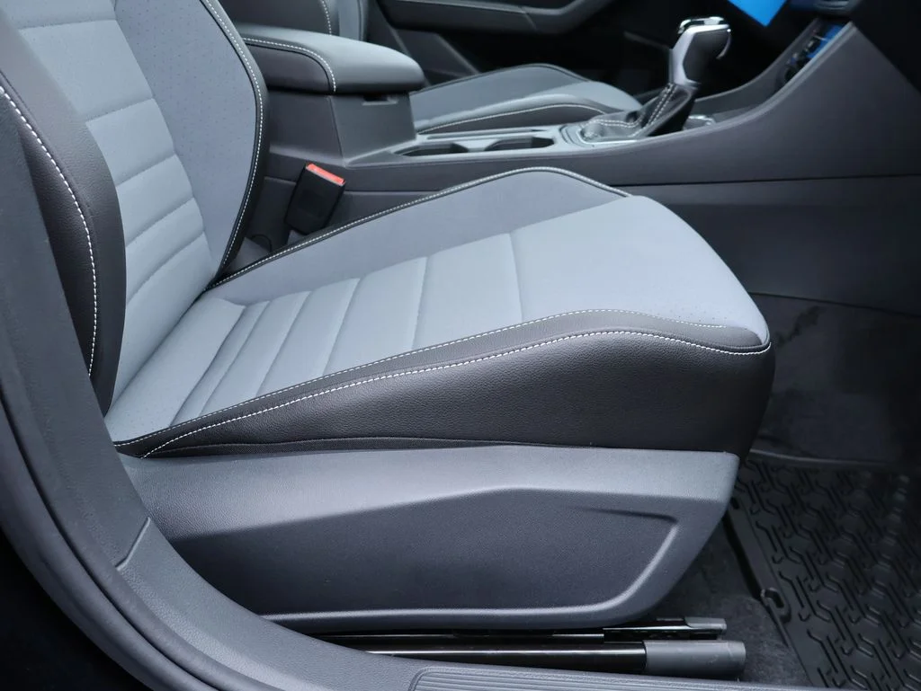 New 2026 Black Volkswagen 1.5T SE image 13