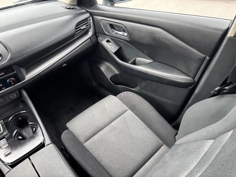 Used 2024 Gray Nissan SV image 14