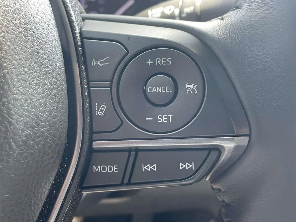 Used 2024 Ice Cap Toyota SE image 18