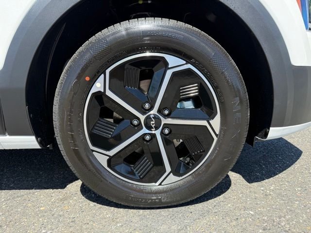 New 2026 Snow White Pearl Kia EX image 9