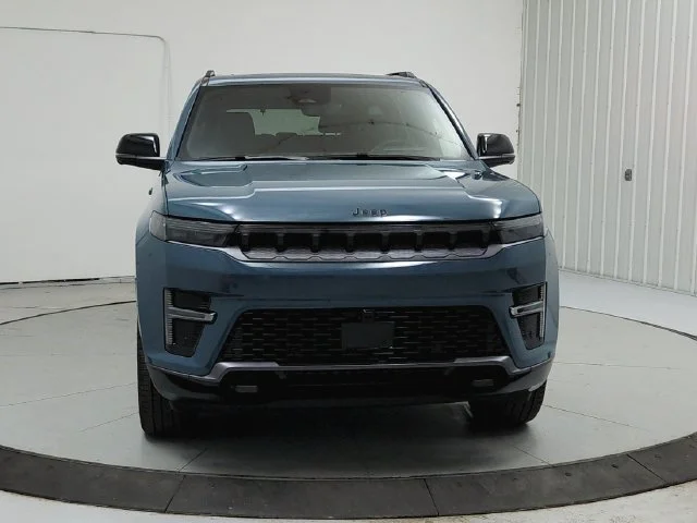 New 2026 Steel Blue Exterior Paint Jeep Limited Reserve image 3