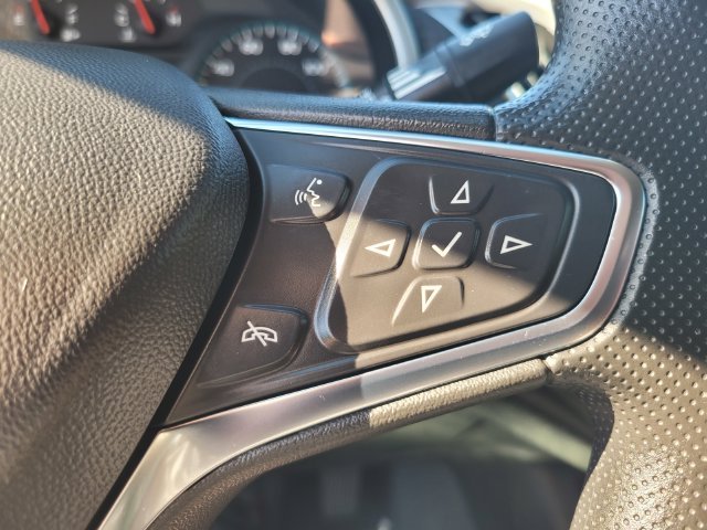 Used 2025 White Chevrolet LT image 27