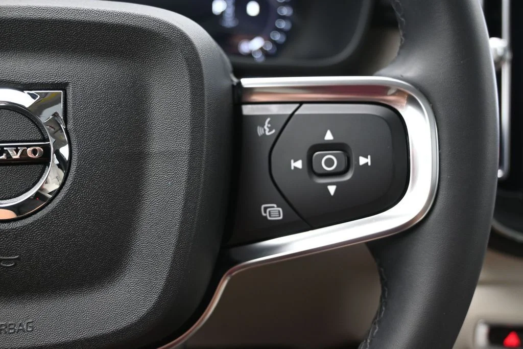 Certified Used 2023 Blue Volvo Ultimate image 24