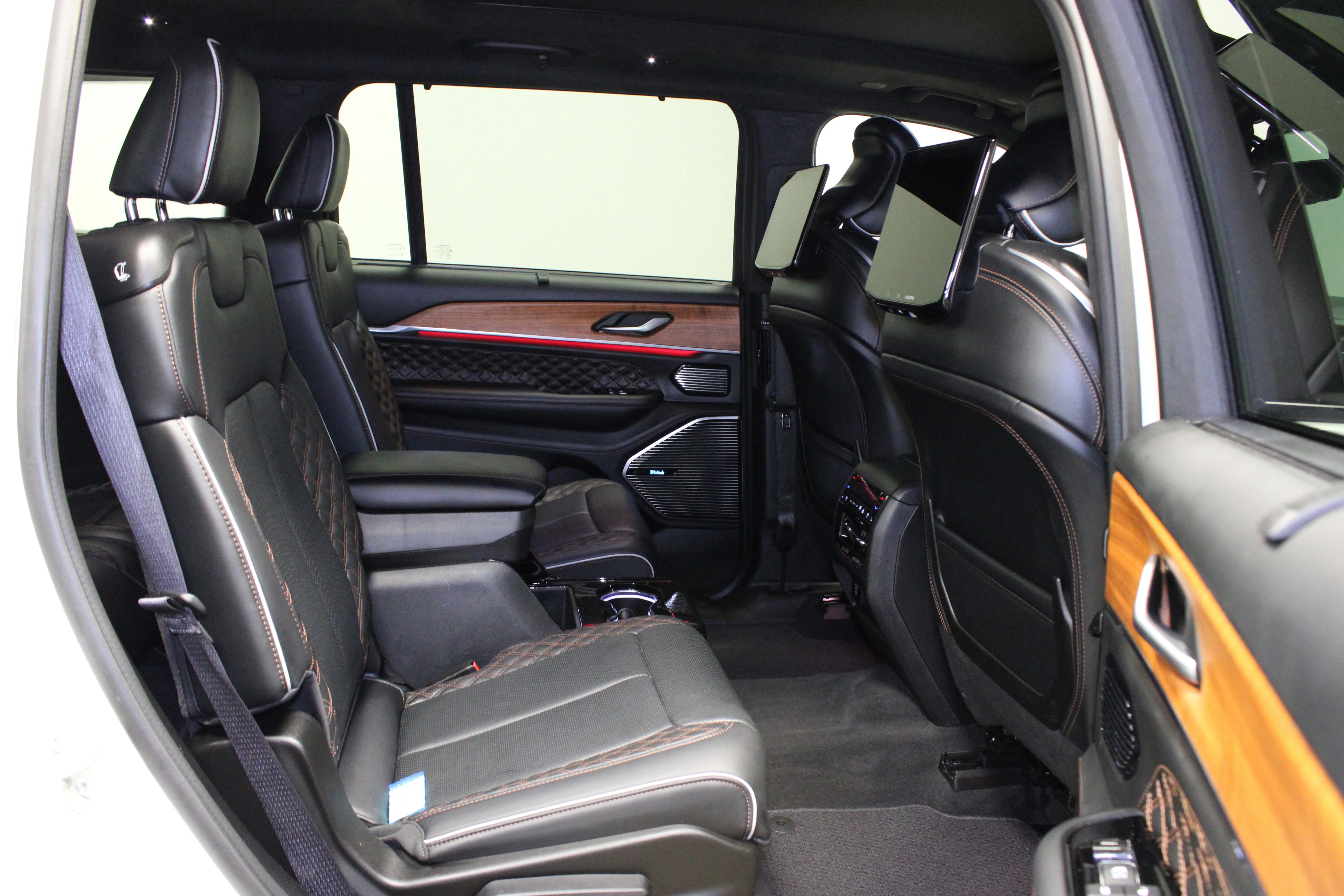 Used 2023 Bright White Clearcoat Jeep Summit image 16