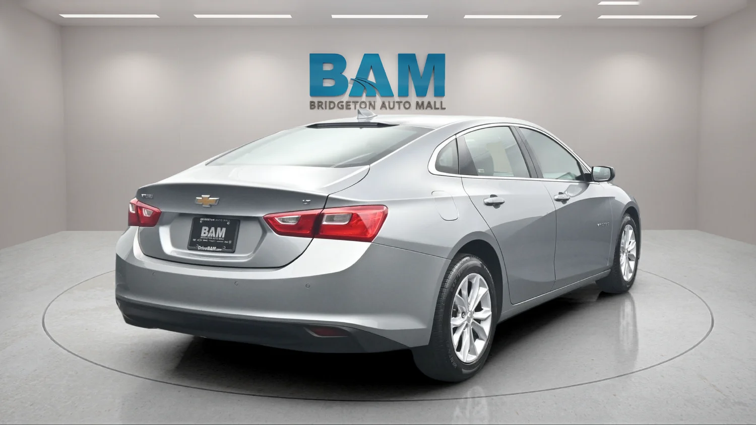 Used 2025 Sterling Gray Metallic Chevrolet 1LT image 6