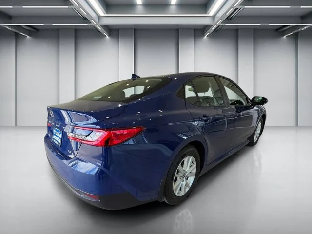 Used 2025  Toyota LE image 5