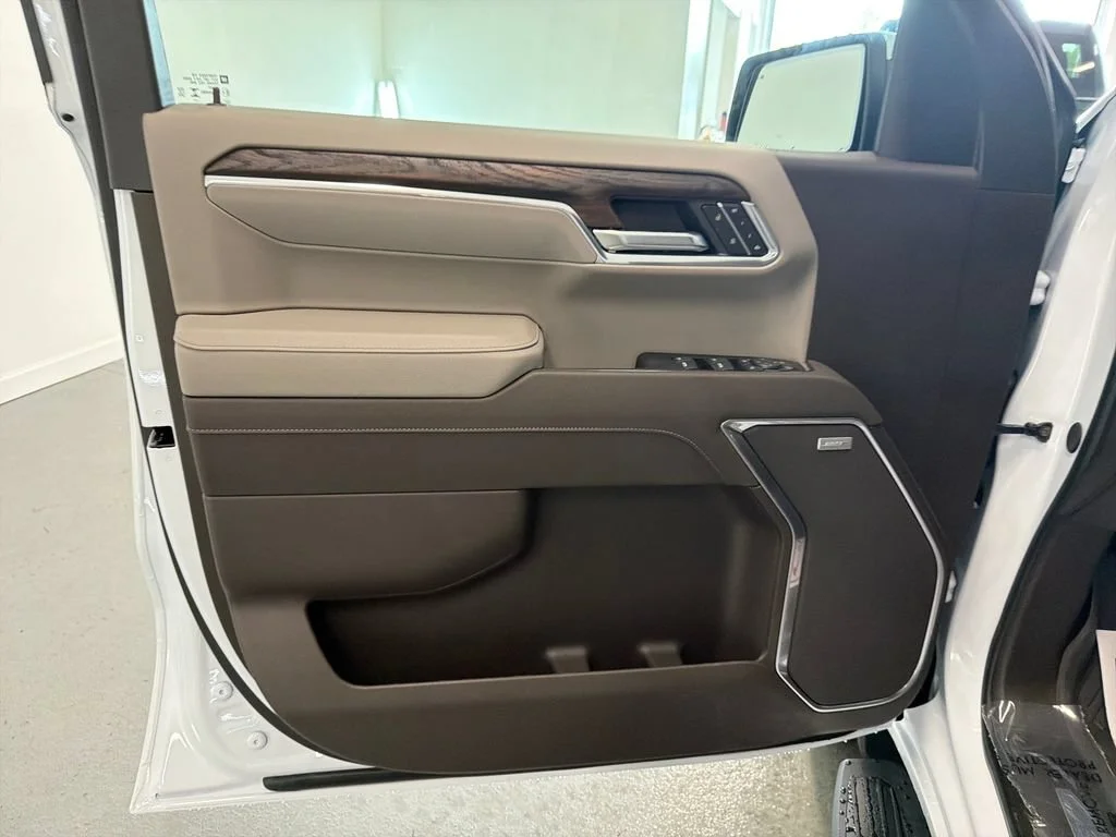 New 2026 Glacier White Tricoat GMC SLT image 12