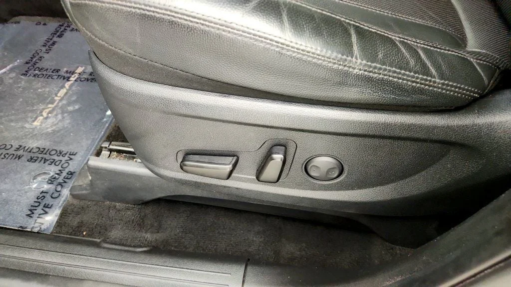 Used 2021 Hyper White Hyundai SEL AWD image 12