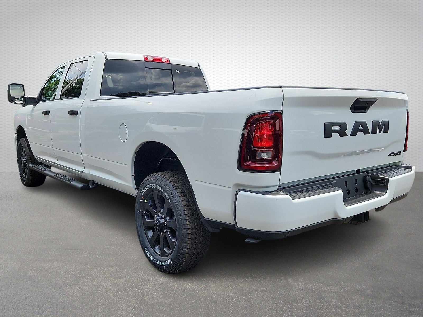 New 2026 Bright White Clear-Coat Exterior Paint RAM Black Express Crew Cab 4x4 8" Box image 4