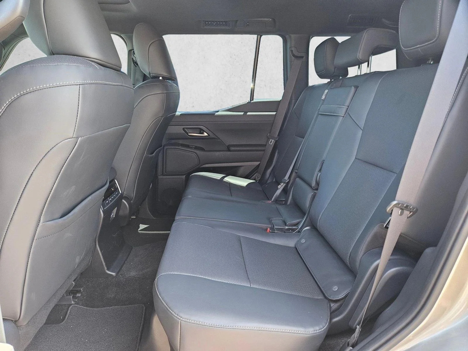 2024 Lexus GX Premium - Photo 18