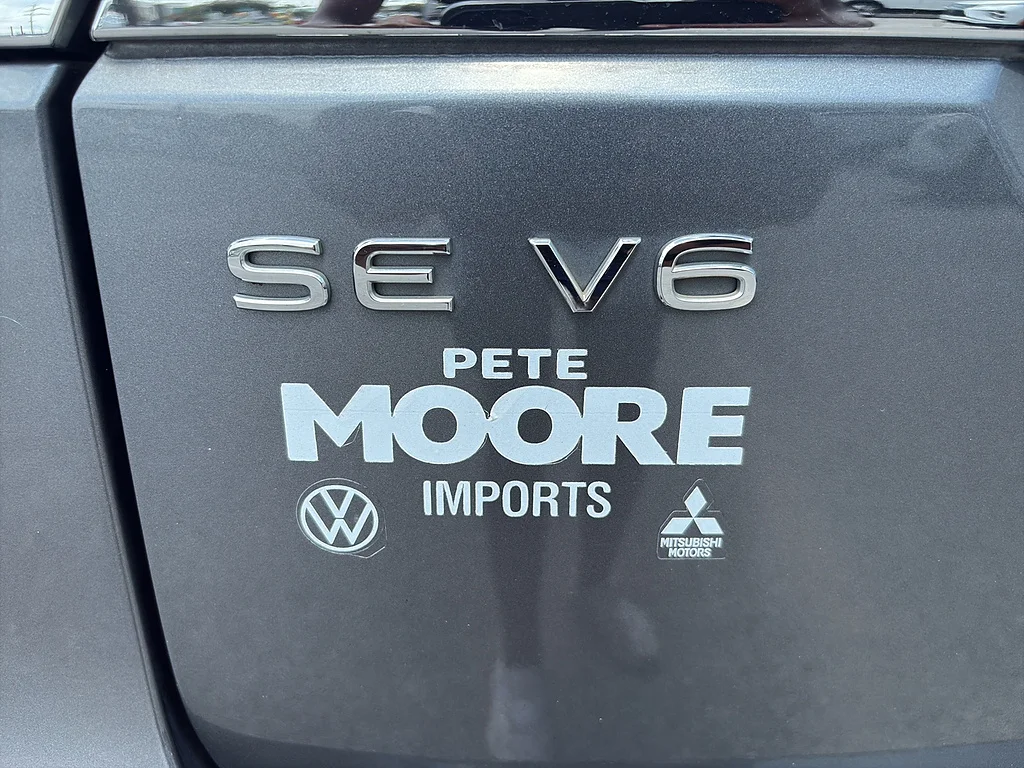 Used 2023 Platinum Gray Metallic Volkswagen 3.6L V6 SE w/Technology FWD image 12