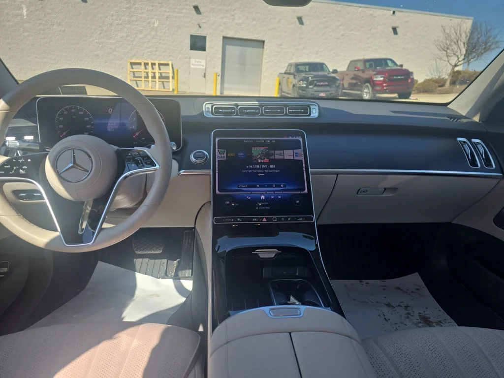 Used 2025 White Mercedes-Benz S 500 image 13