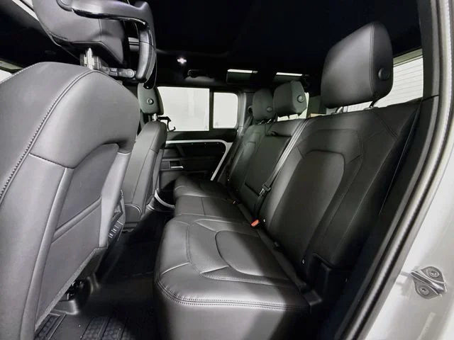 New 2026 Fuji White Land Rover S image 24