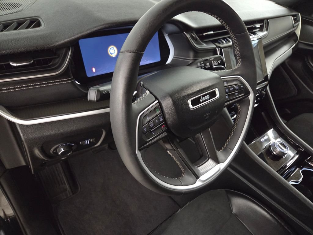 Used 2023 Black Jeep Altitude image 18