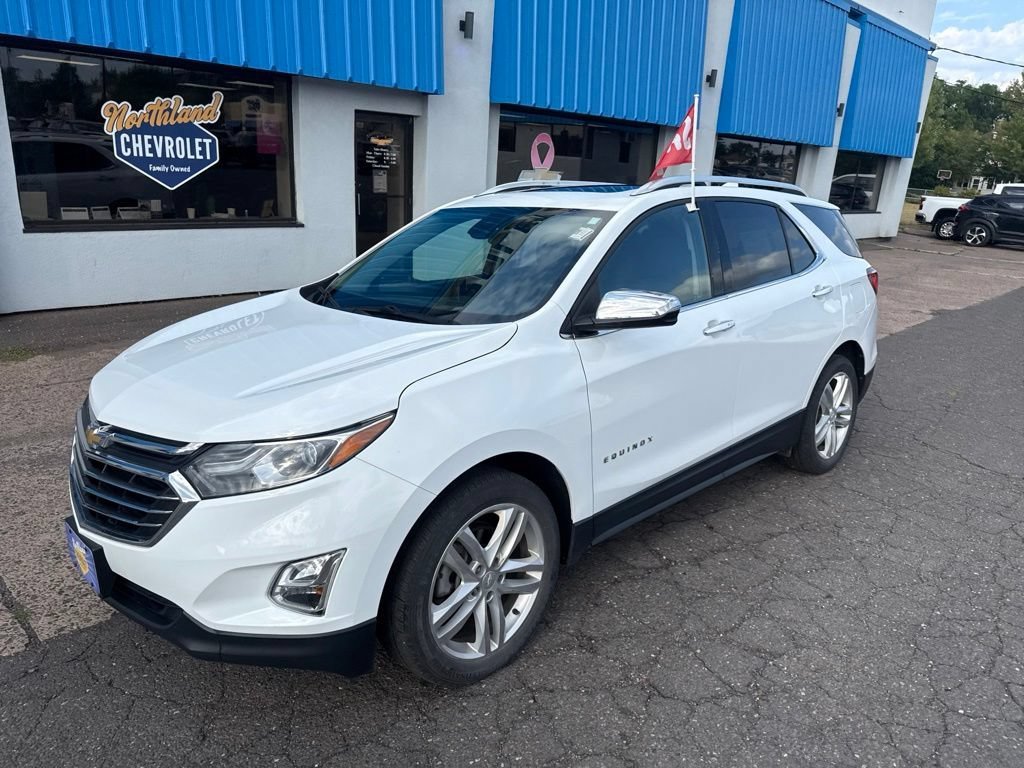 Used 2018 SUMMIT WHITE Chevrolet Premier image 2