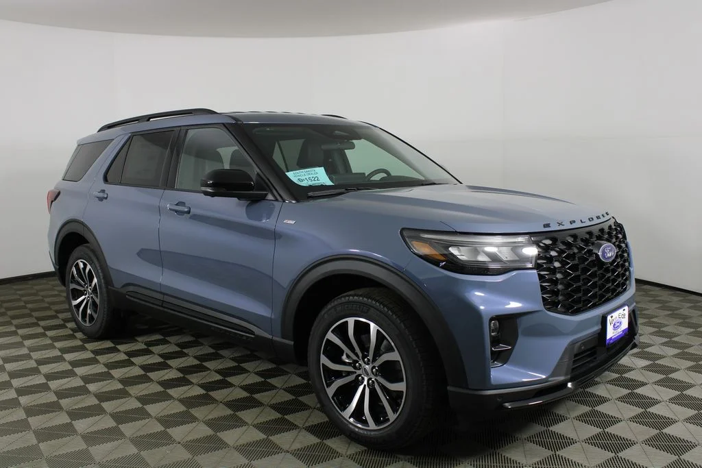 2026 Ford Explorer ST-LINE 4WD's photo