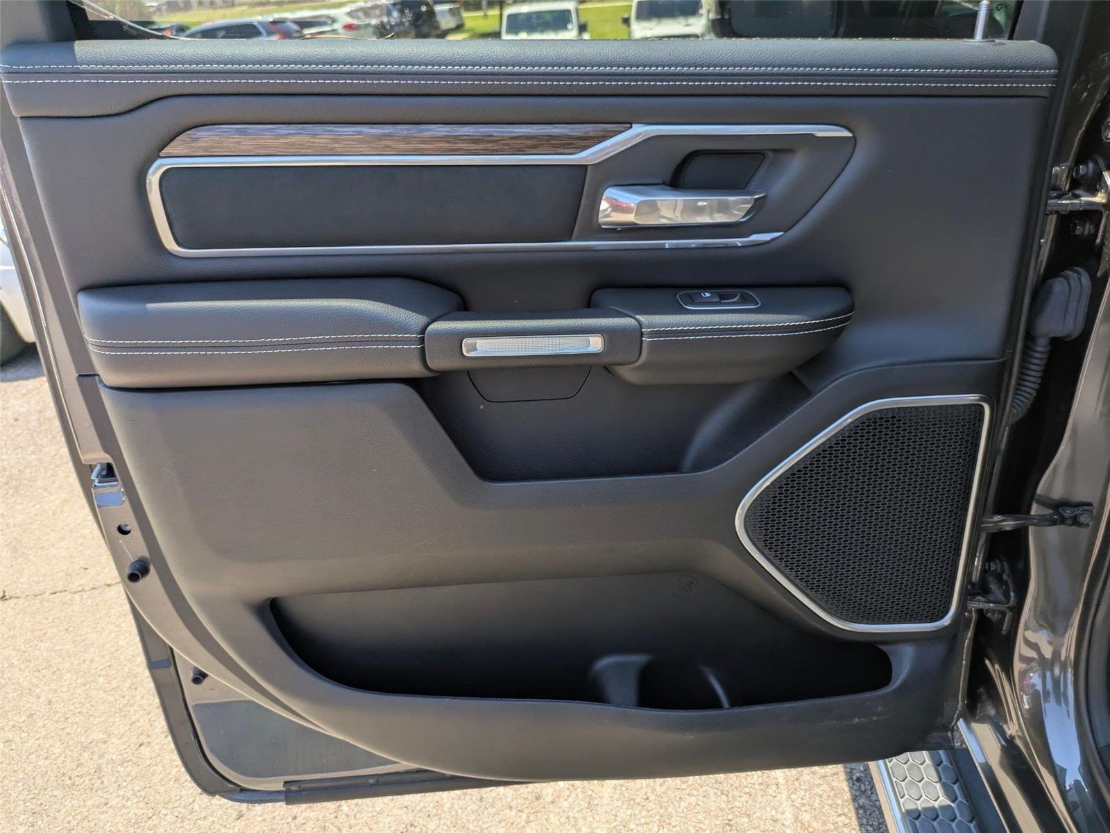 Used 2020 Granite Crystal Metallic Clearcoat Ram Laramie image 23
