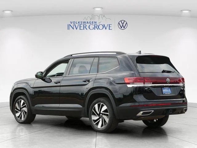 Used 2025 Deep Black Pearl Volkswagen 2.0T SE w/Technology image 5