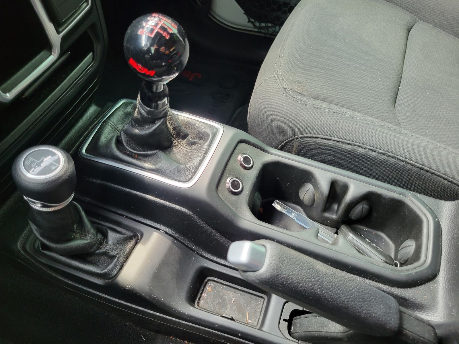 Used 2019 White Jeep Unlimited Sport image 23