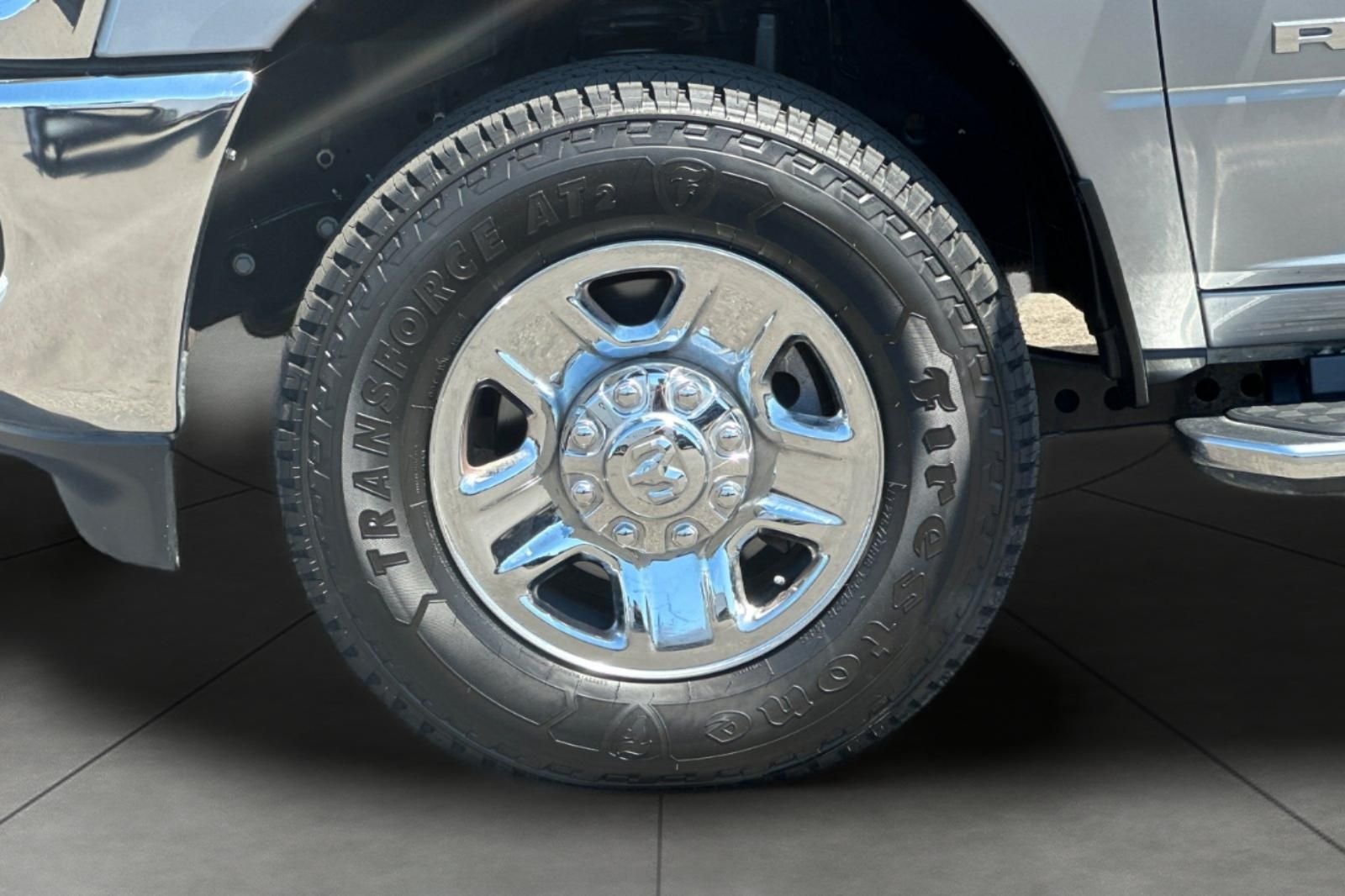 Used 2022 Silver Ram Big Horn image 30