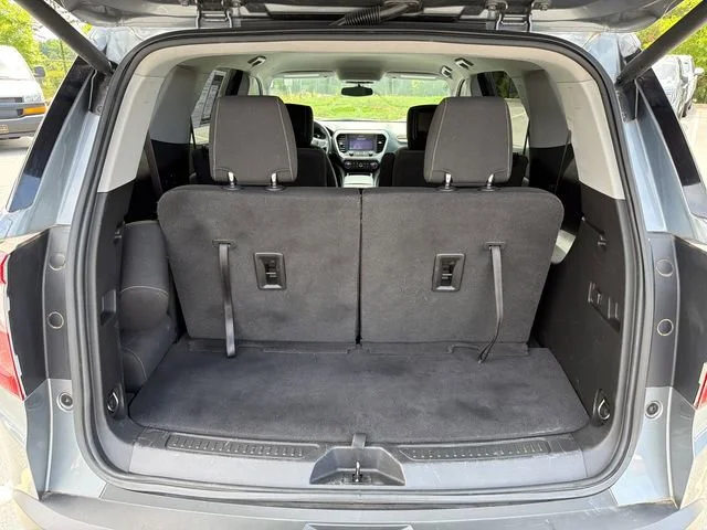 Used 2021 SATIN STEEL METALLIC GMC SLE image 18
