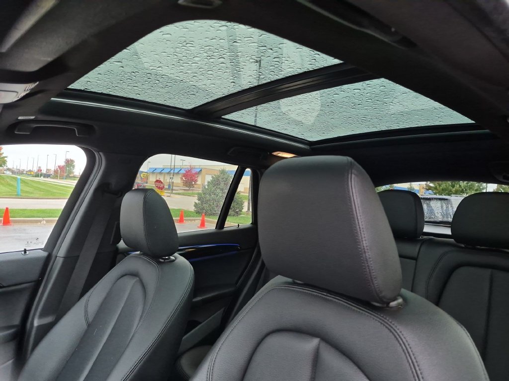 Used 2022 Black BMW xDrive28i image 12