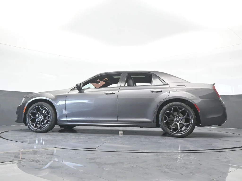 Used 2020 Granite Crystal Metallic Clearcoat Chrysler S image 58