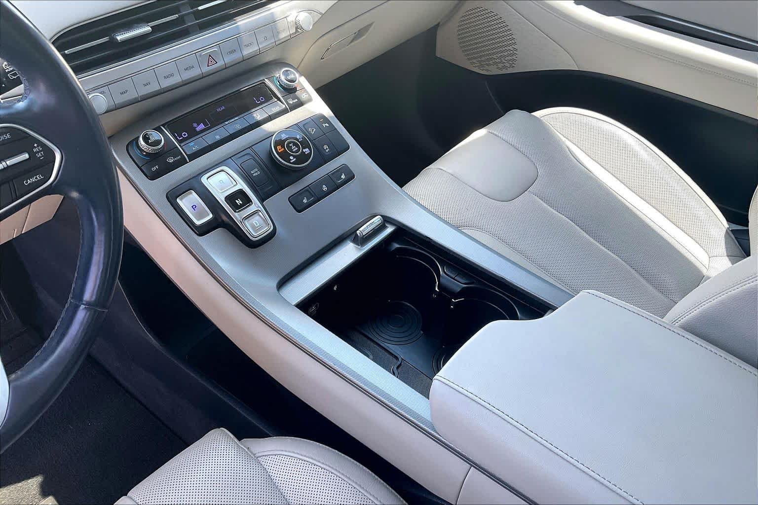 Used 2022 Abyss Black Pearl Hyundai SEL image 15