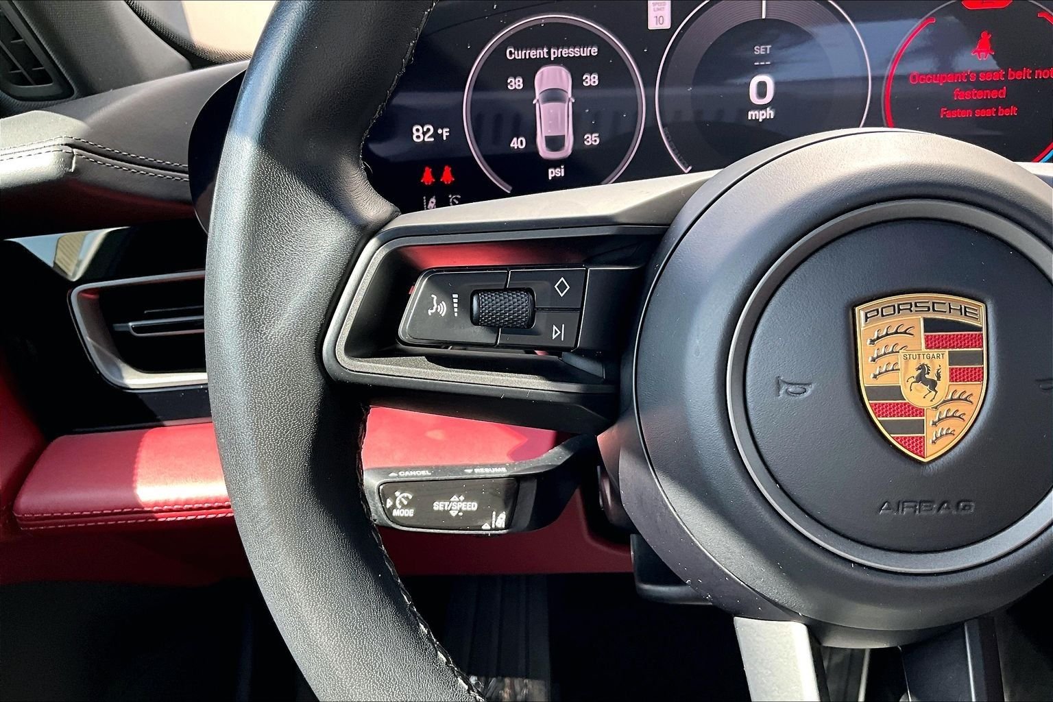 Used 2025  Porsche  image 18