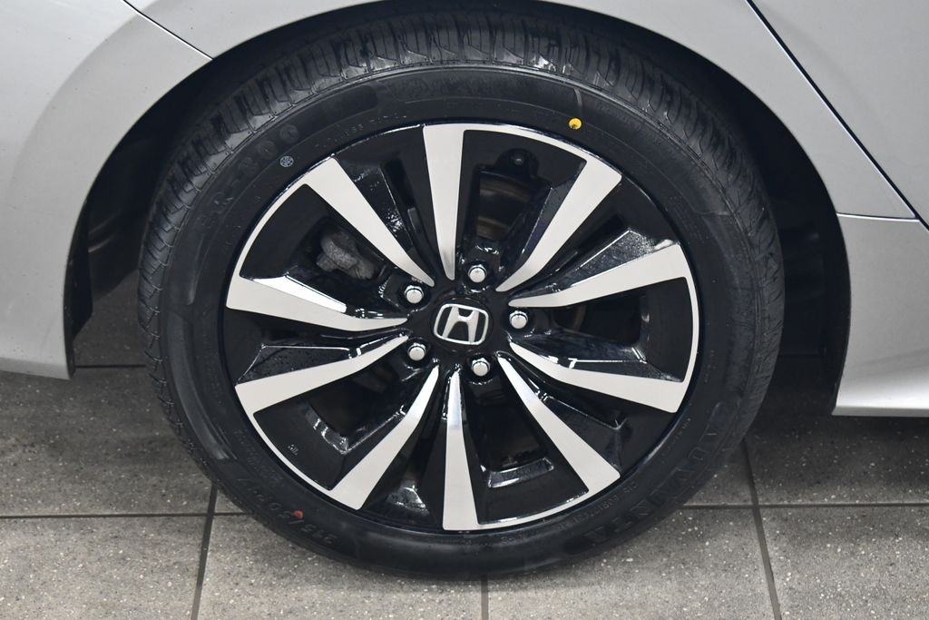 Certified Used 2023 Lunar Silver Metallic Honda EX image 12